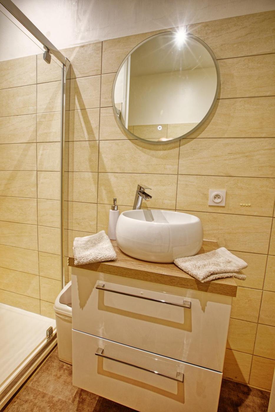 La Casita - Studio Confort Avec Parking Prive - Lit Douillet - Centre Uzes, Pont Du Gard エクステリア 写真